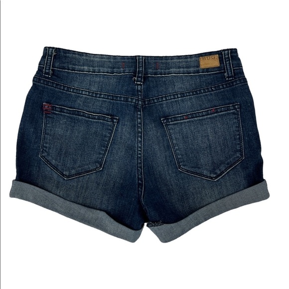 𝅺BDG shortie Distress cuffed shorts Size 30 - Picture 2 of 5